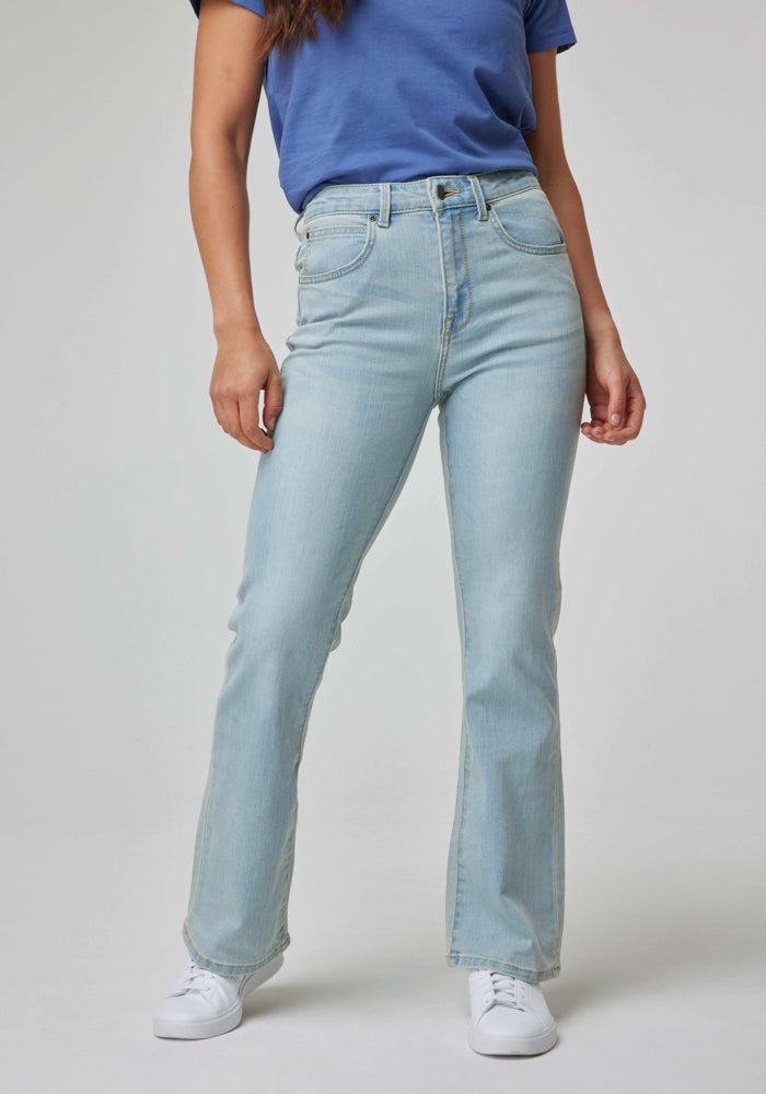 Jeans Mujer Tiro Alto Breese Flare Fit Light Lou