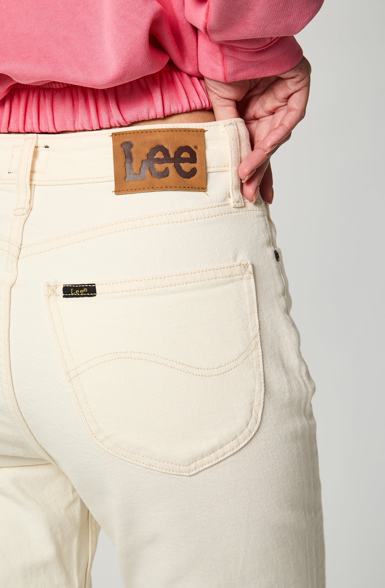 Jeans Tiro Alto Carol Regular Straight Fit Concrete White