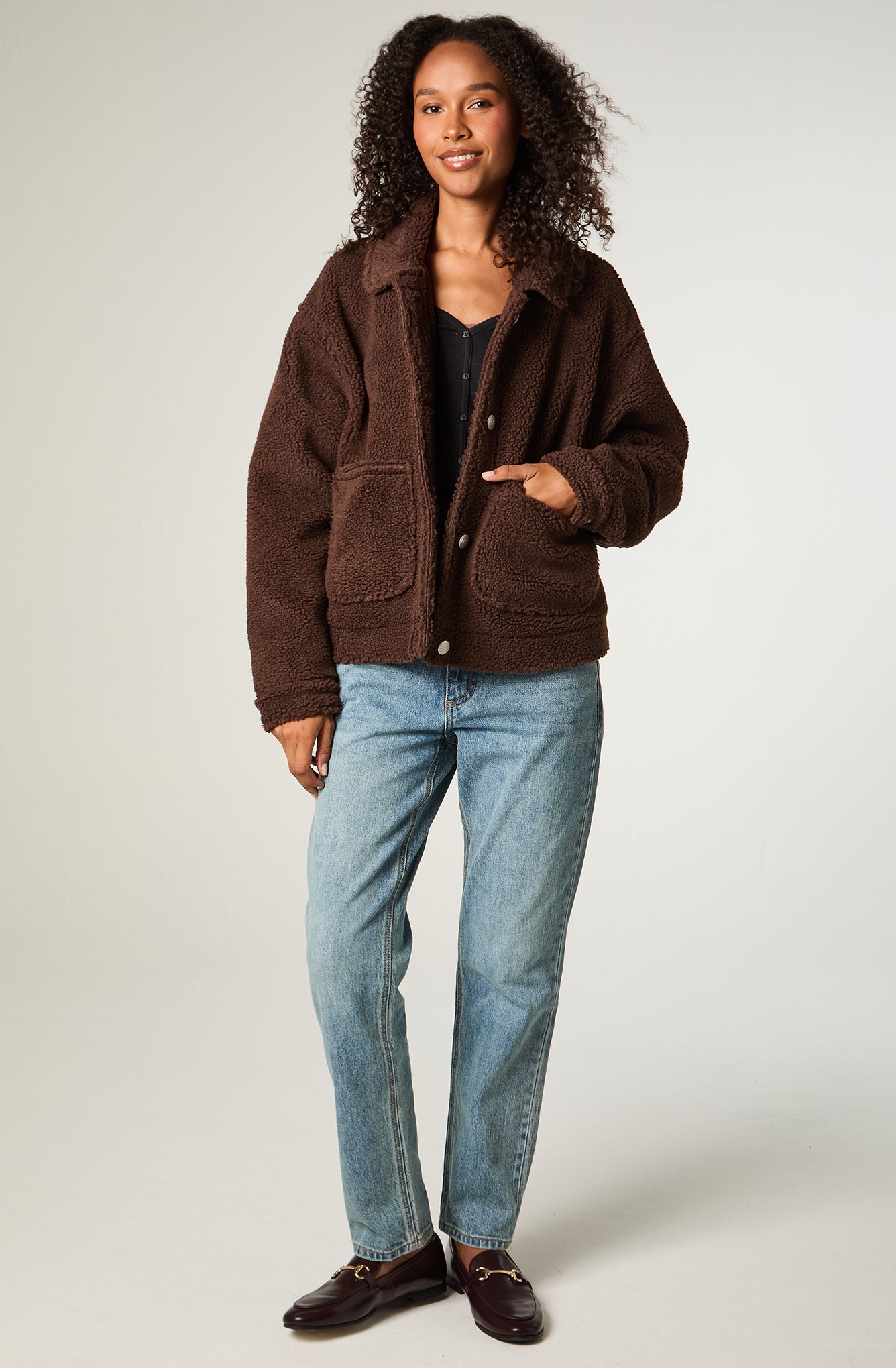 Chaqueta Mujer Crop Chocolate Sherpa