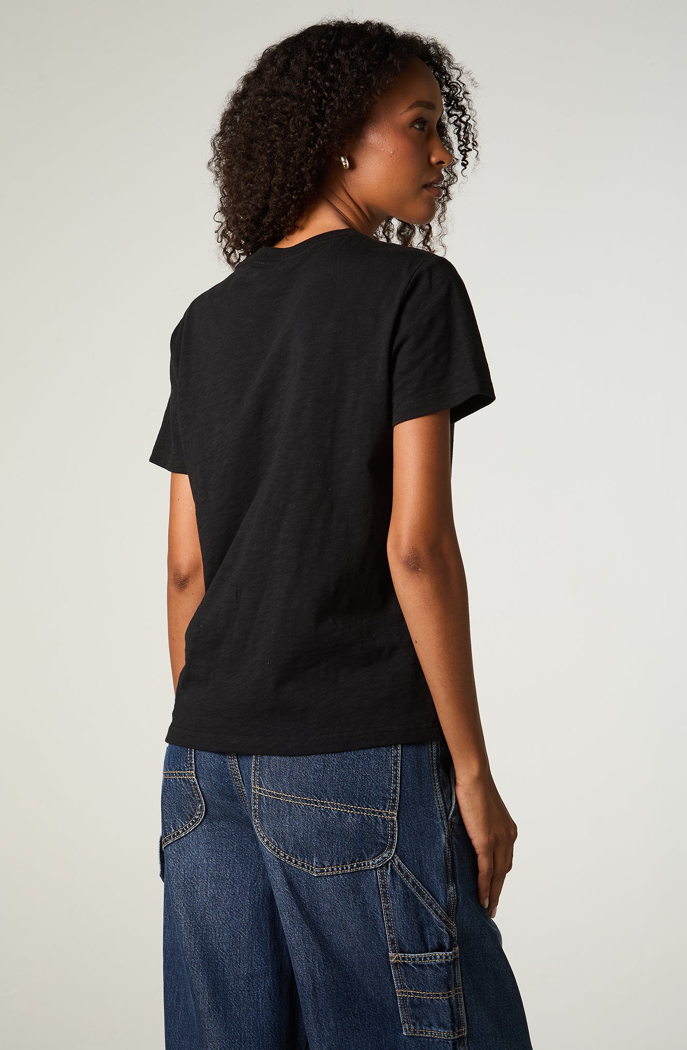 Polera Mc Mujer Regular Negro Pocket Tee