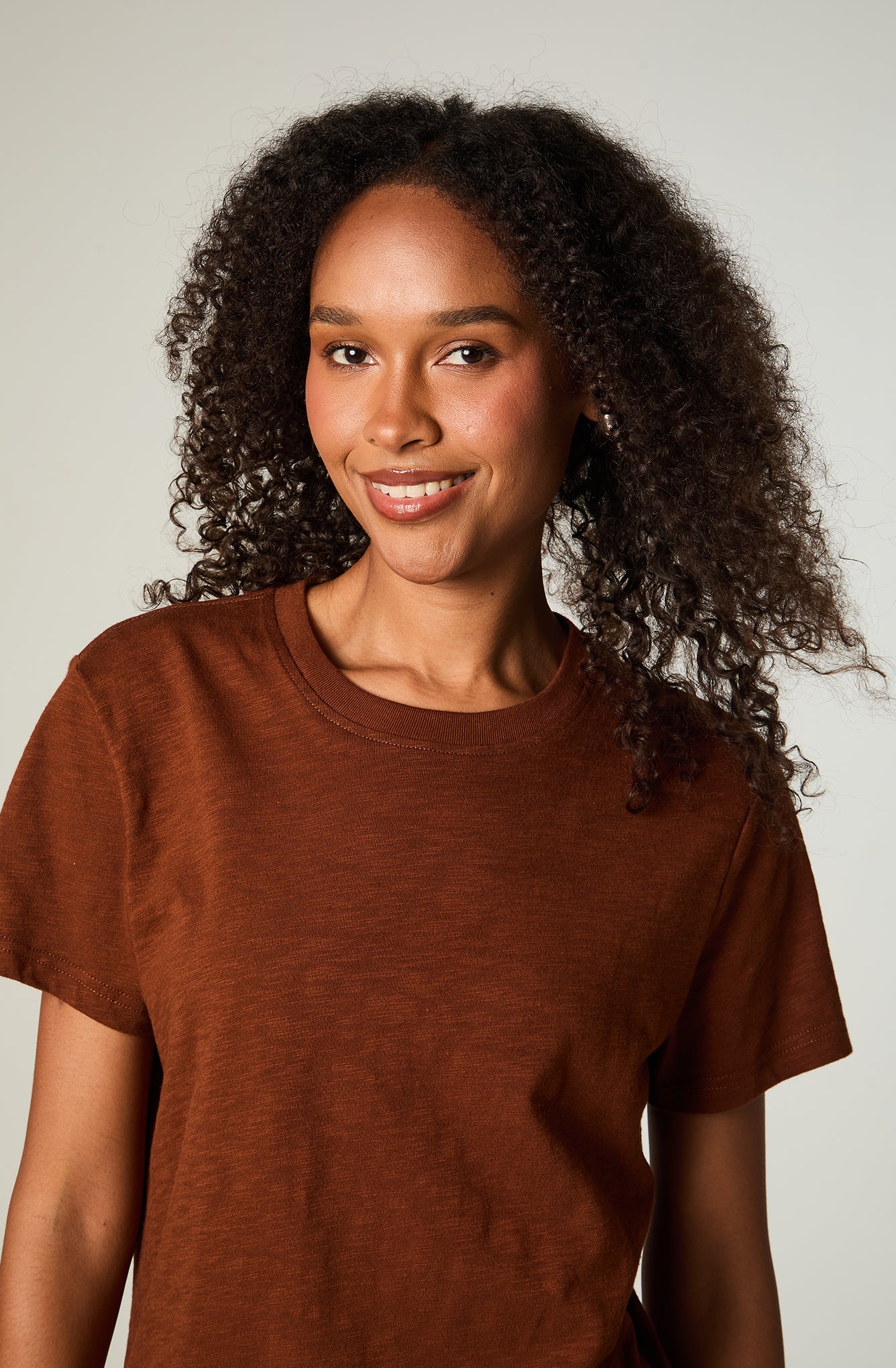 Polera Mc Mujer Regular Ladrillo Pocket Tee