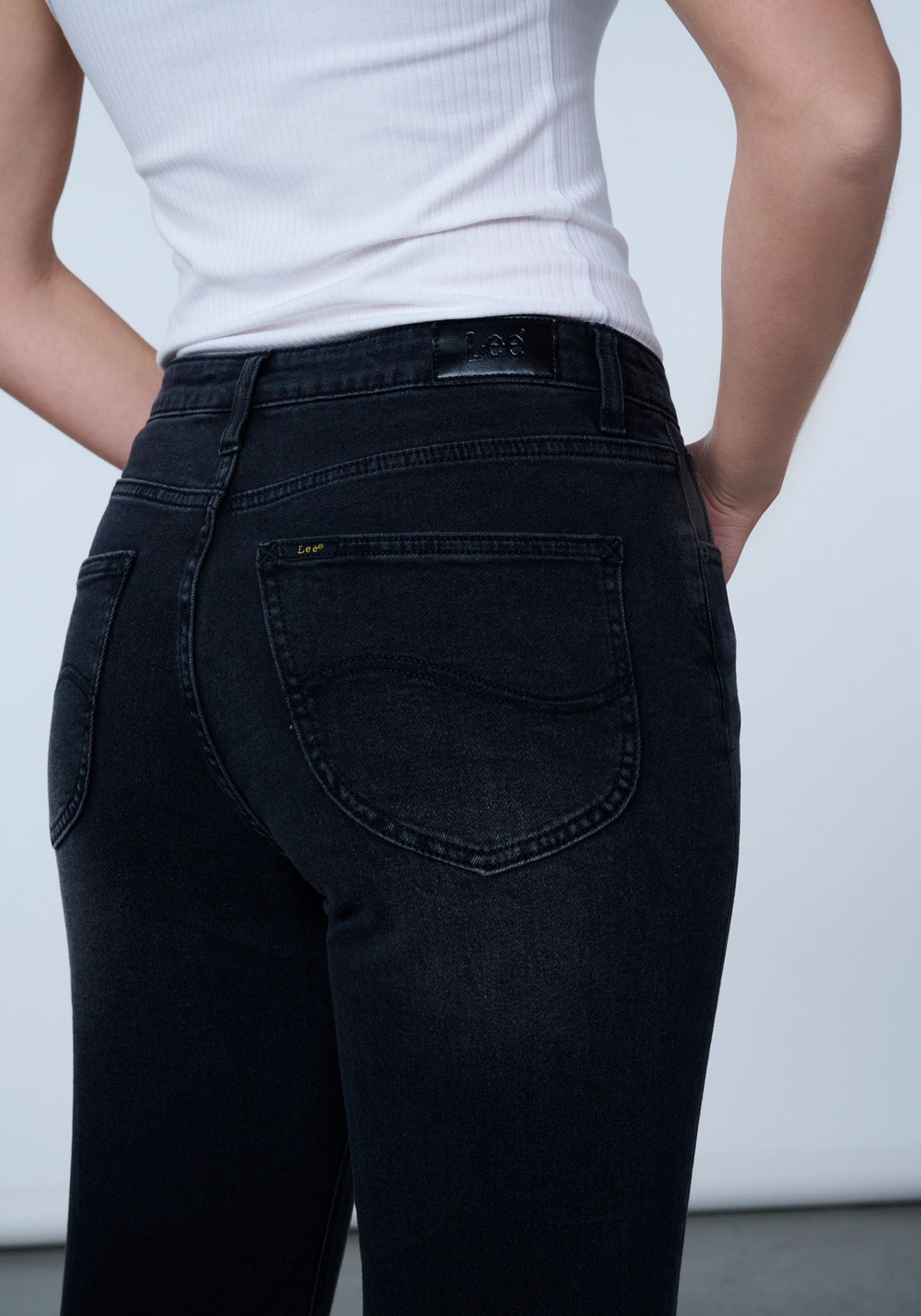 Jeans Tiro Alto Carol Regular Straight Fit Black