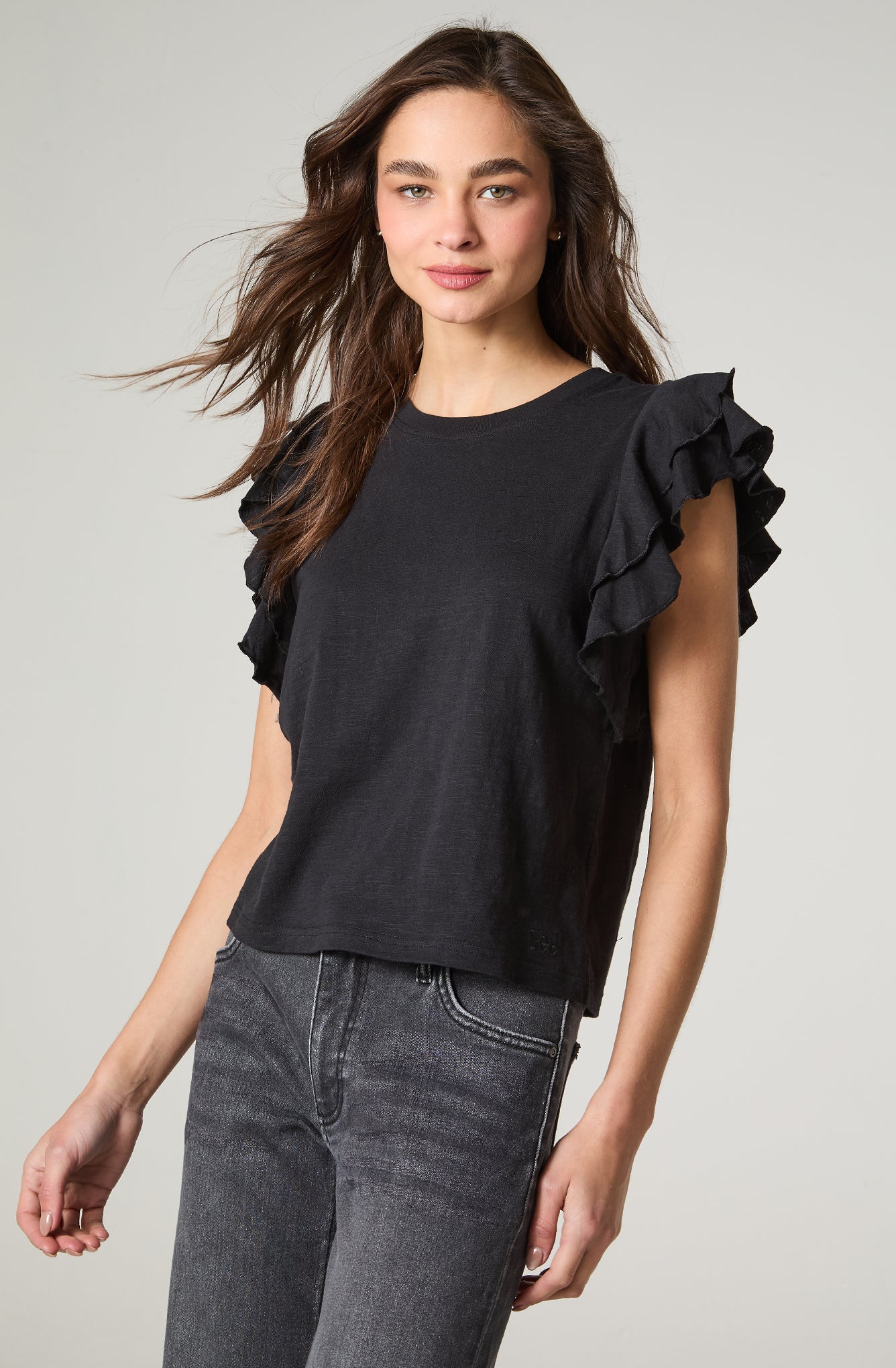 Polera Mujer Con Vuelos Regular Fit Negro