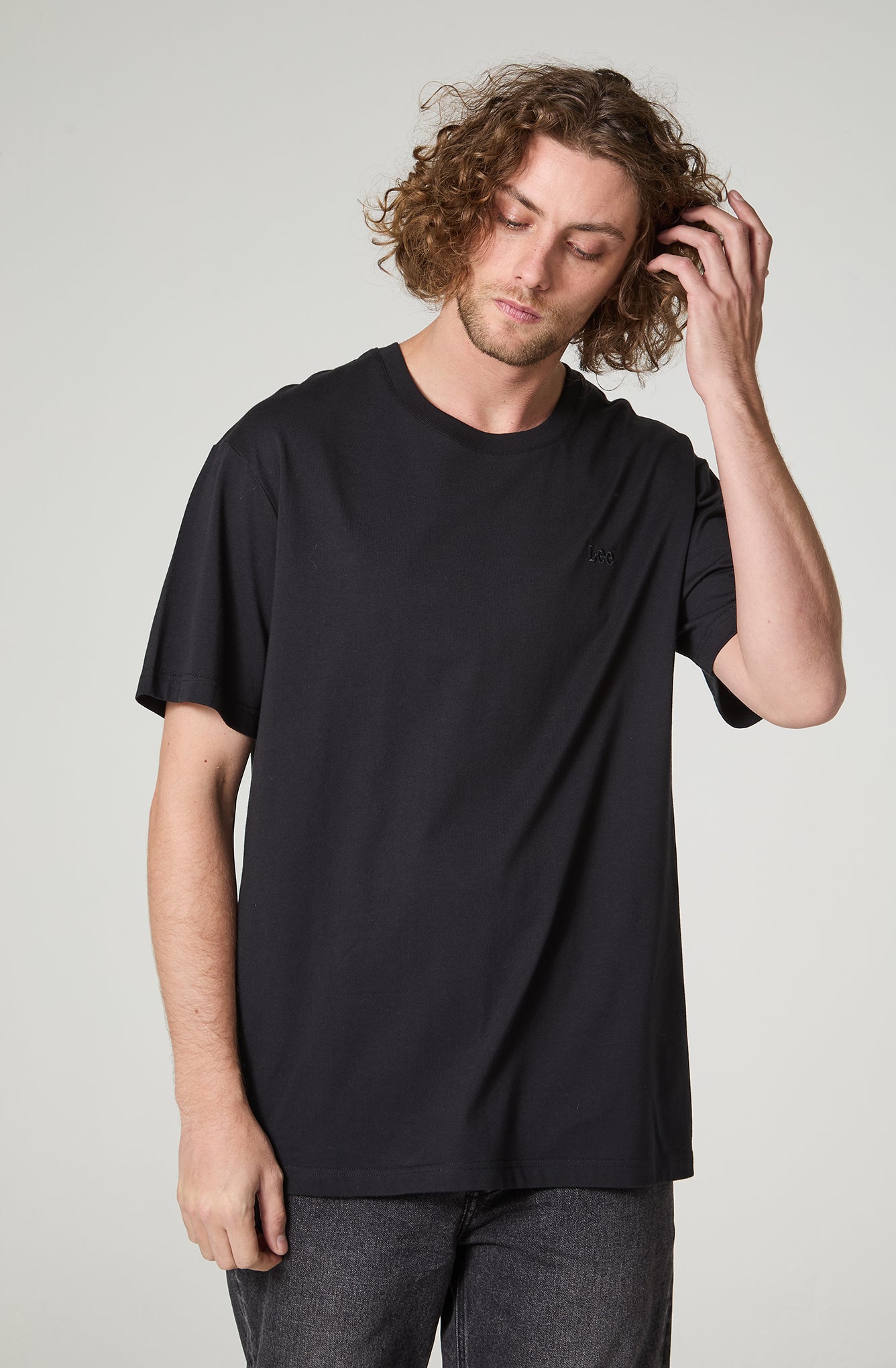 Polera Hombre Regular Fit Bordado Negro