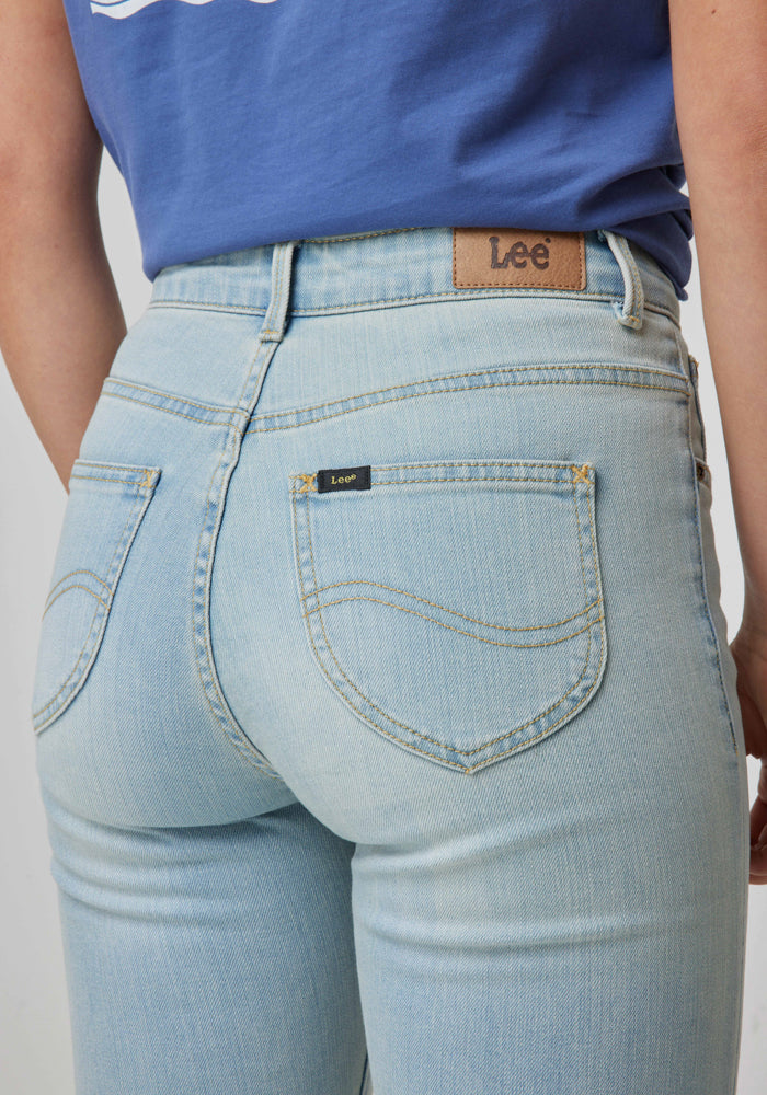 Jeans Mujer Tiro Alto Breese Flare Fit Light Lou