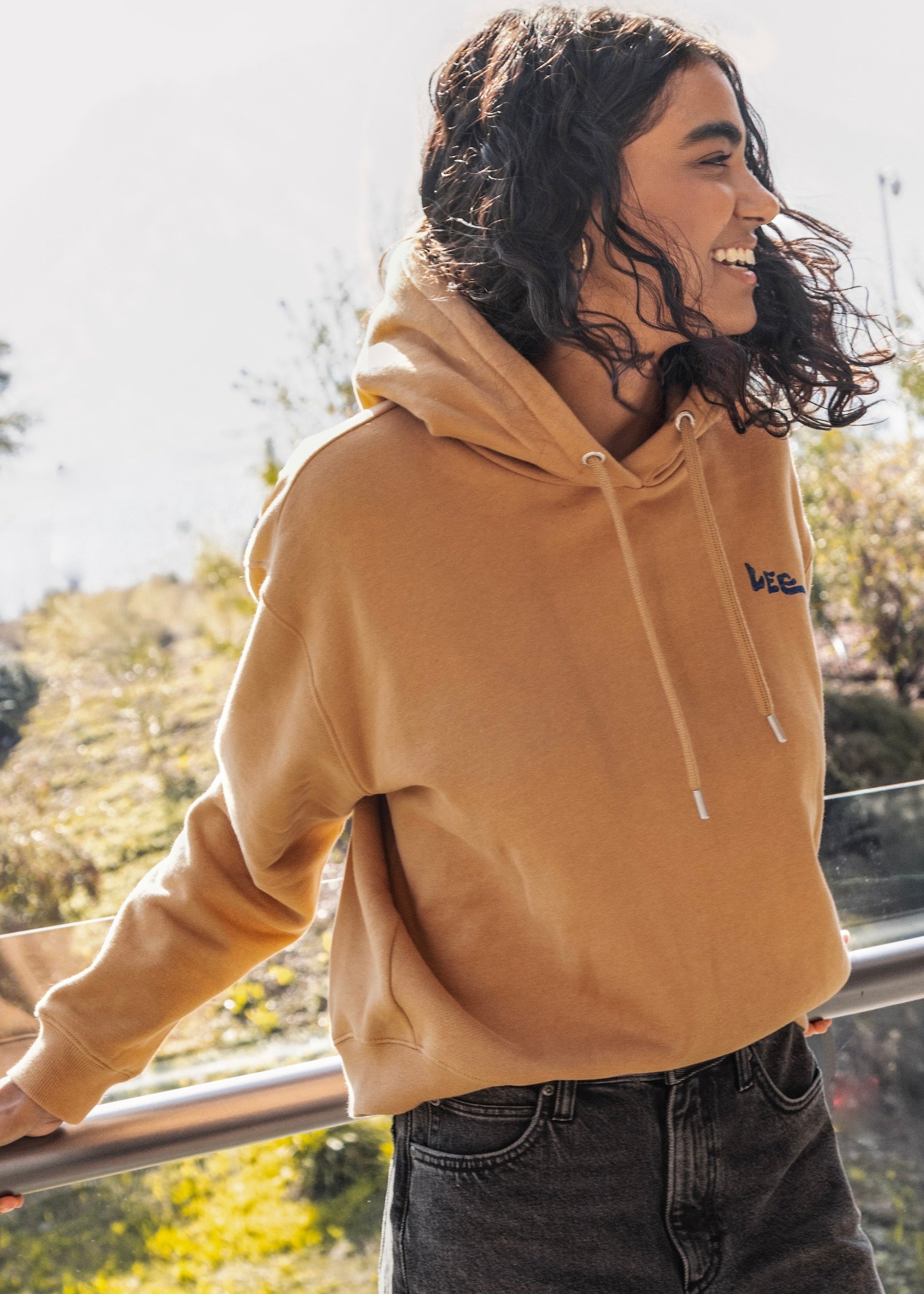 Polerón Mujer Hoodie Relax Print Beige