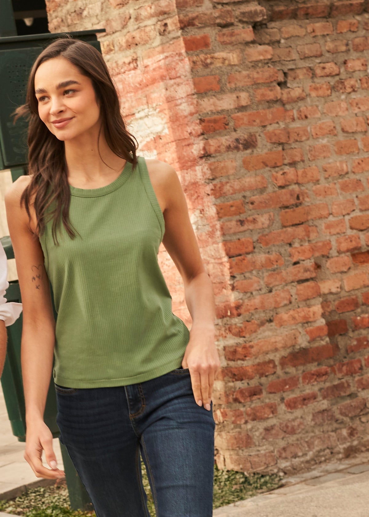 Polera Mujer Tank Sin Manga Regular Fit Verde