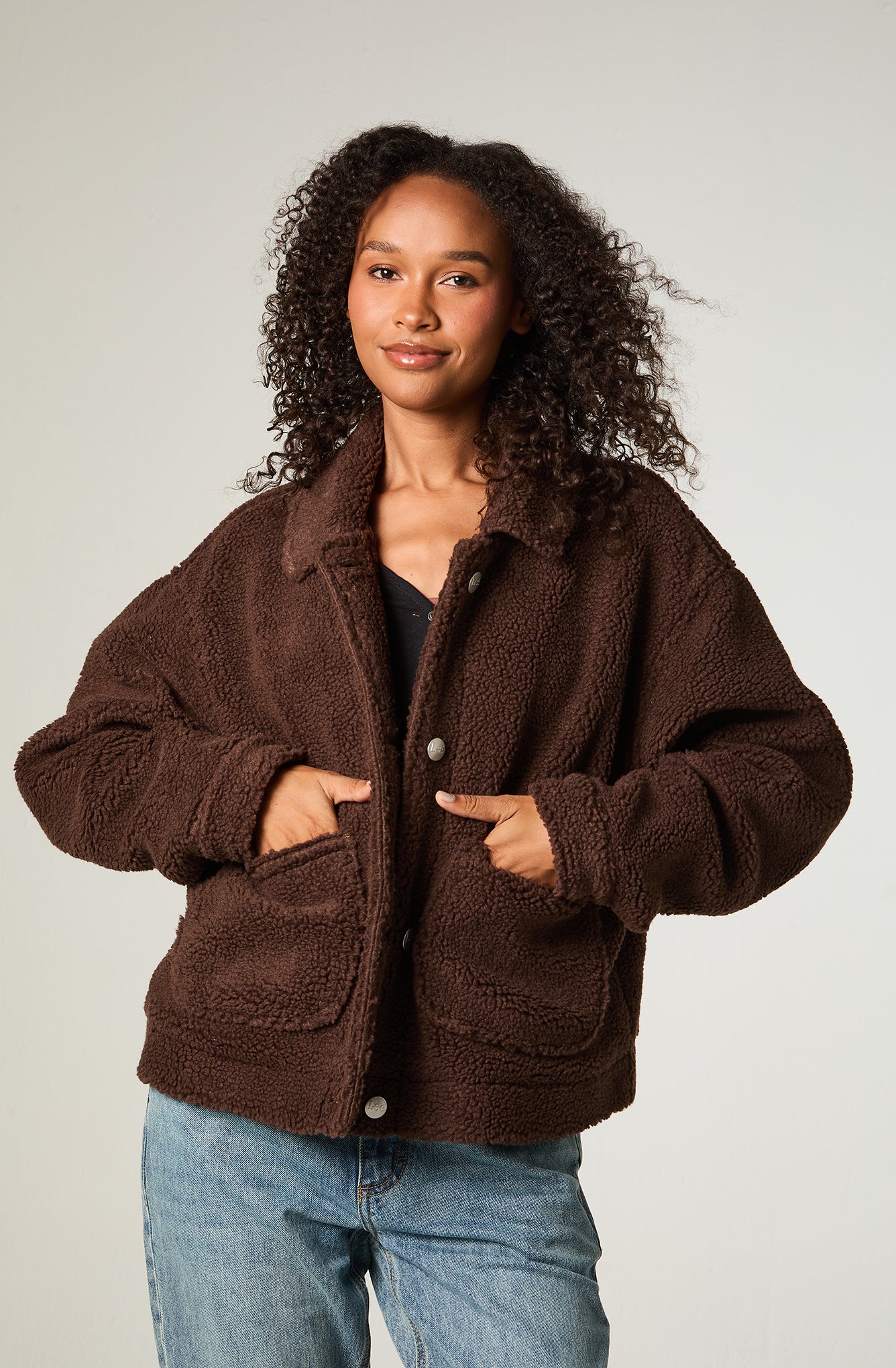 Chaqueta Mujer Crop Chocolate Sherpa