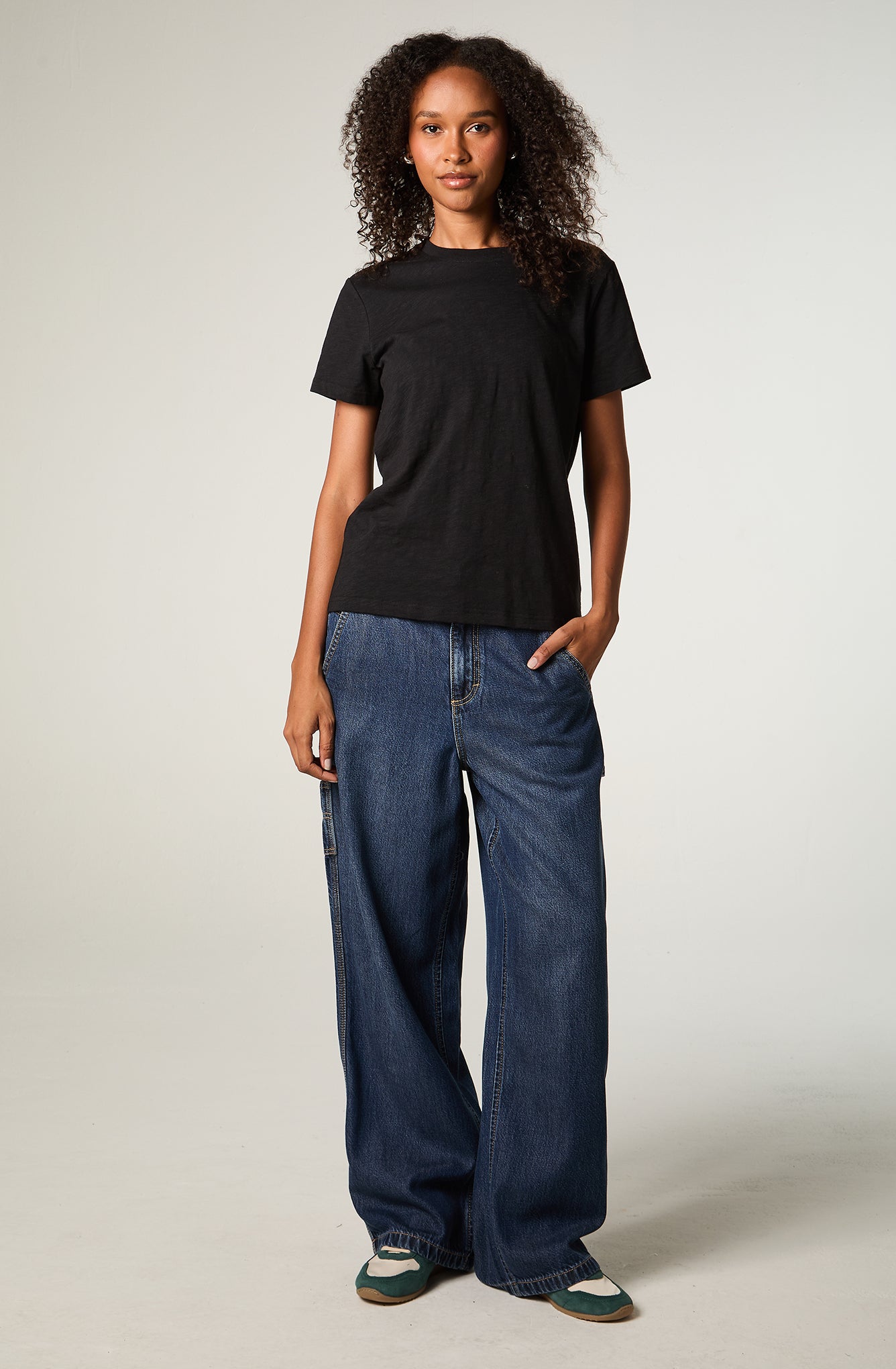 Polera Mc Mujer Regular Negro Pocket Tee