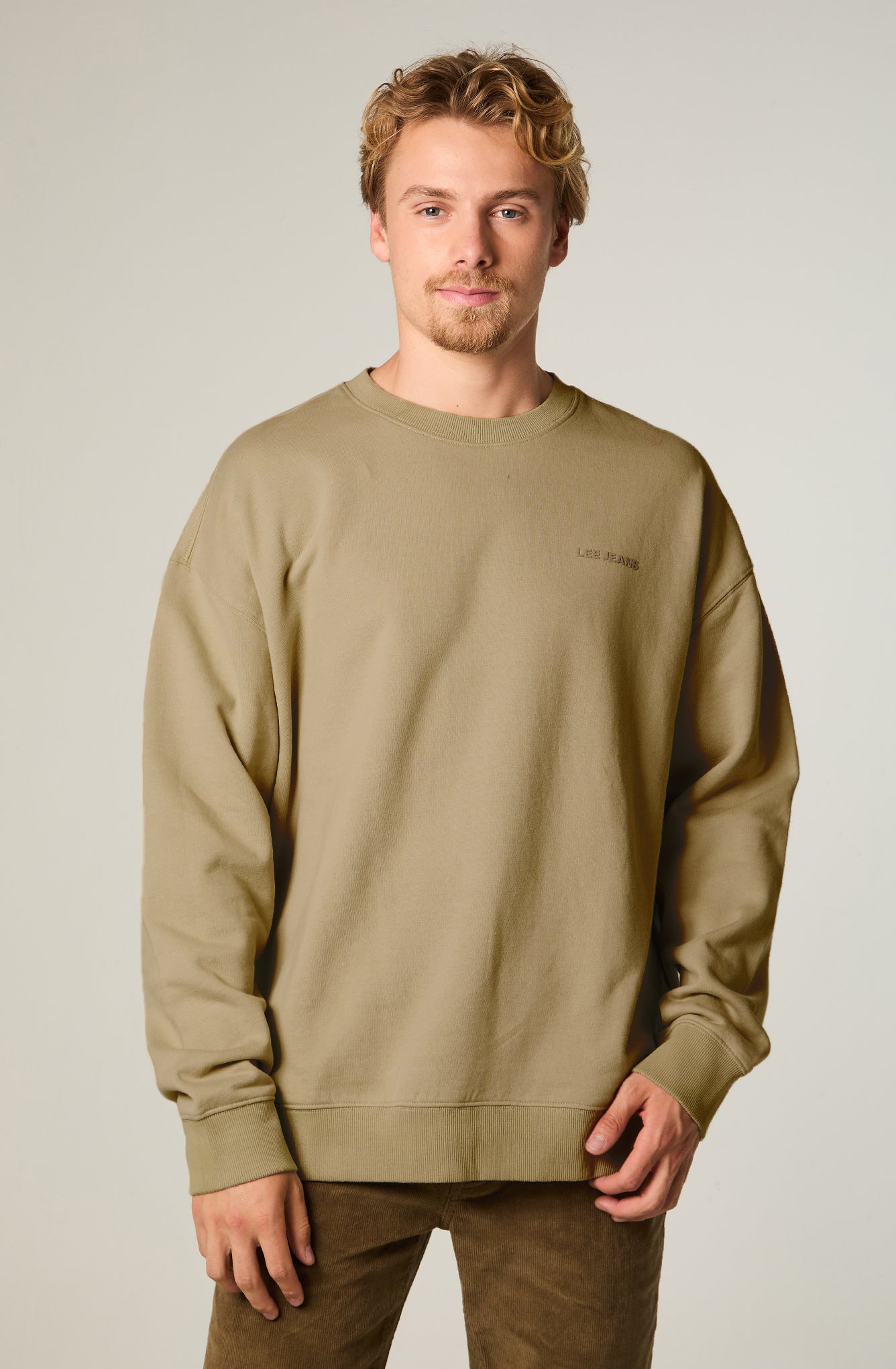 Poleron Hombre Regular Tostado Lee Patch