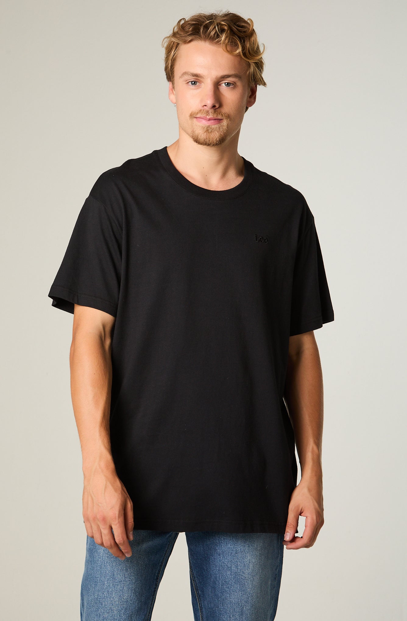 Polera Mc Hombre Regular Negro Bordado