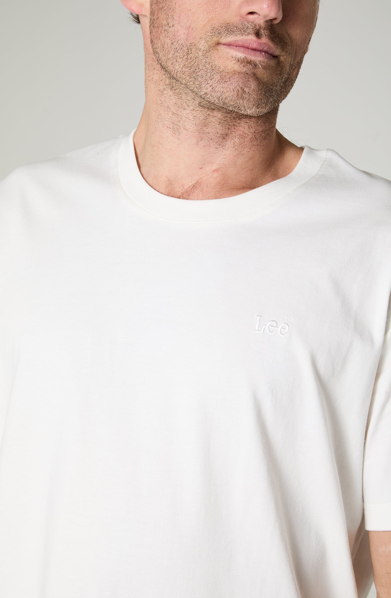 Polera Hombre Regular Fit Bordado Blanco