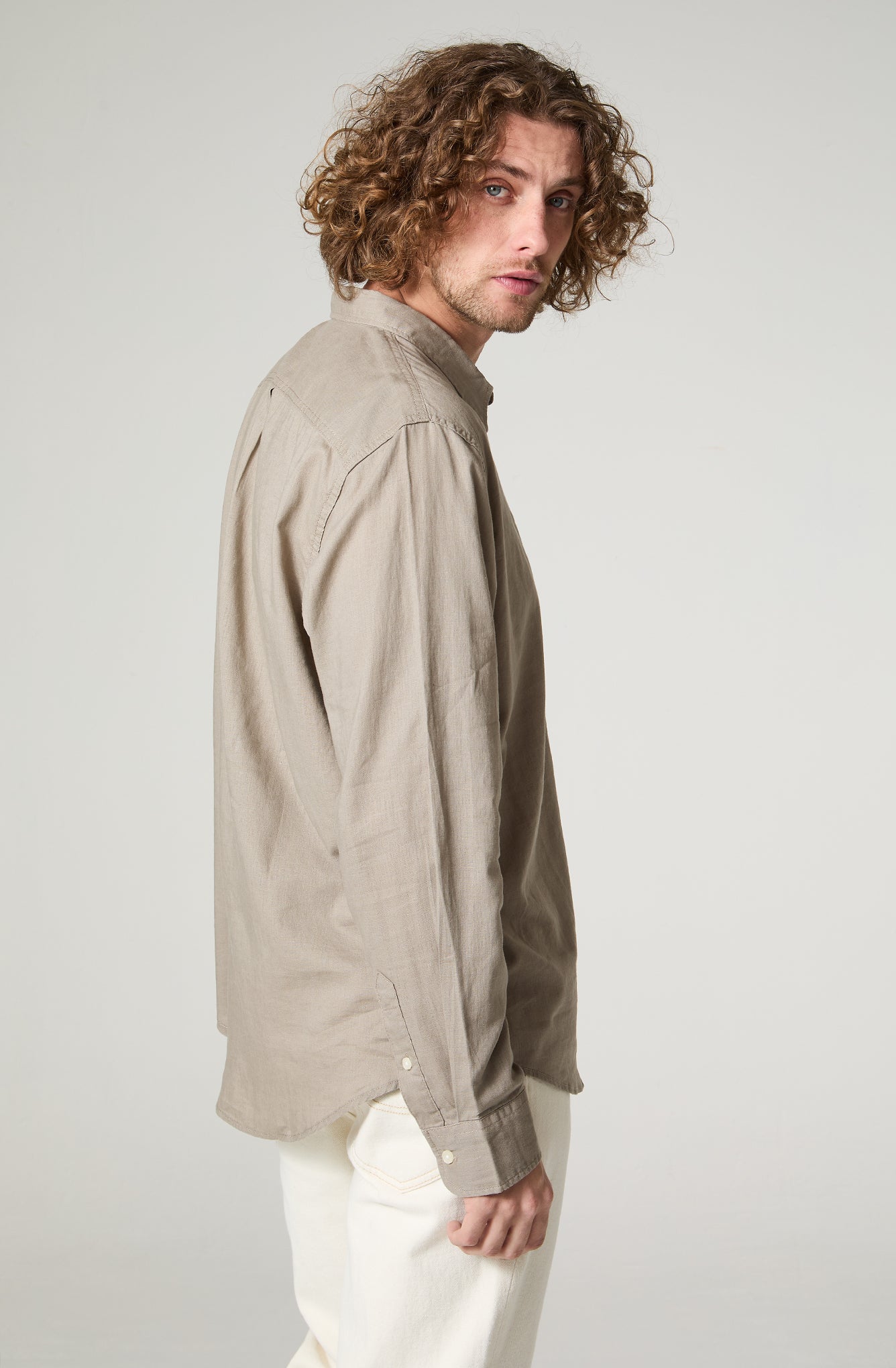 Camisa Hombre Manga Larga Lino Regular Fit Taupé