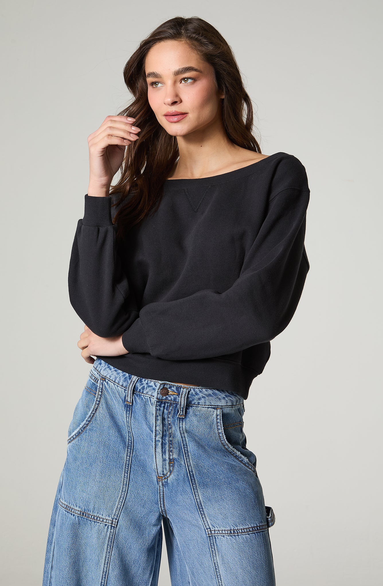 Polerón Mujer Cuello Bote Relaxed Fit Negro