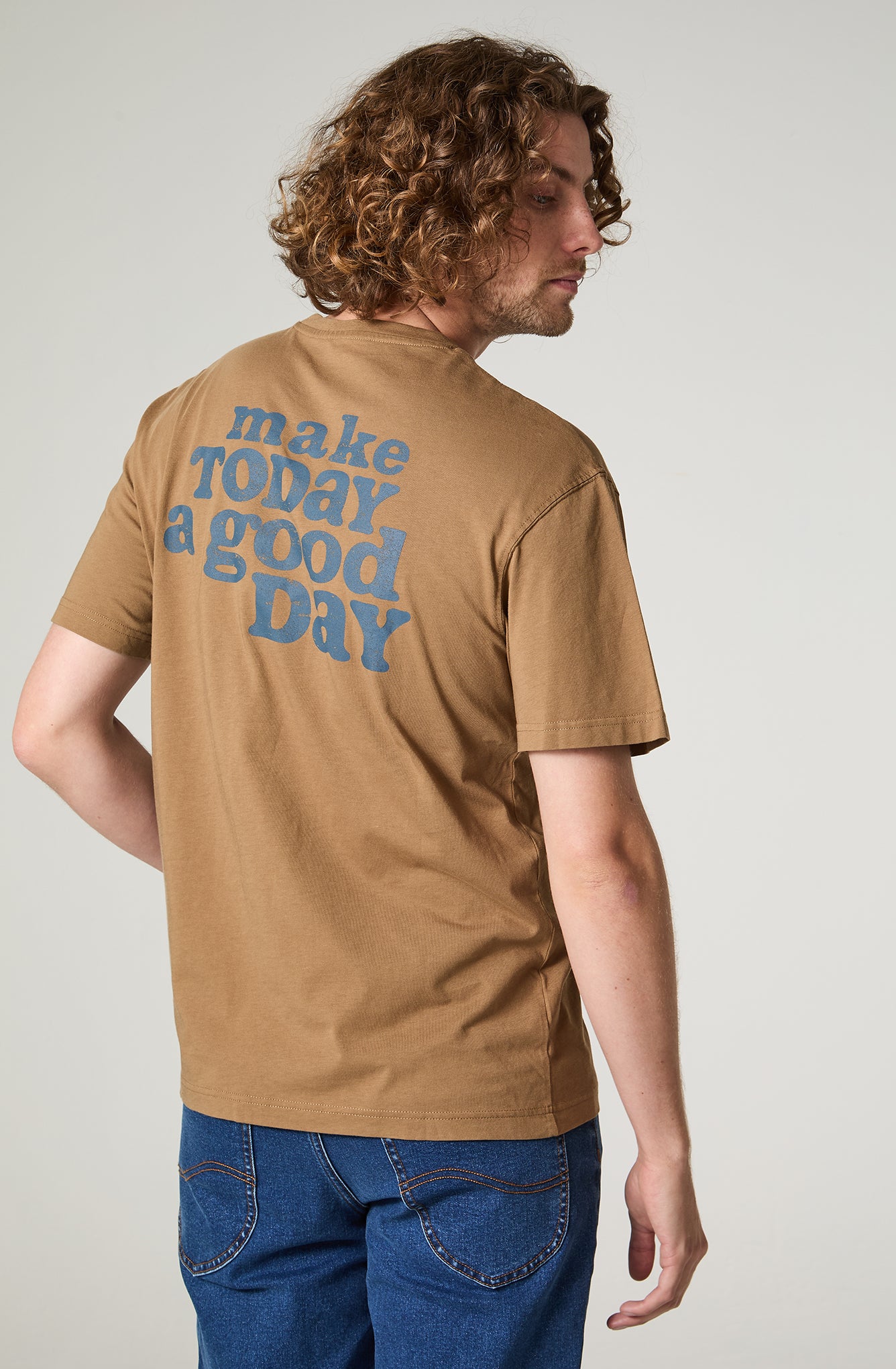 Polera Hombre Print Regular Fit Tostado