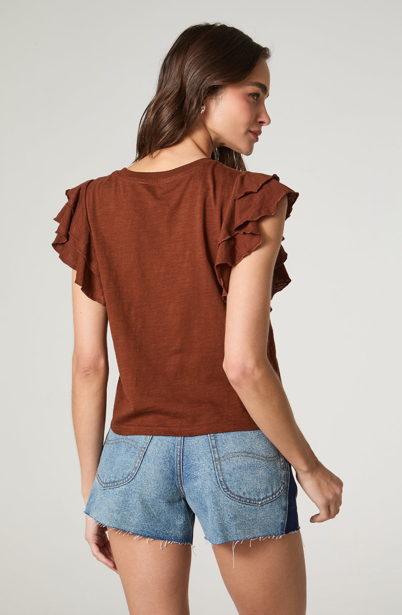Polera Mujer Con Vuelos Regular Fit Café