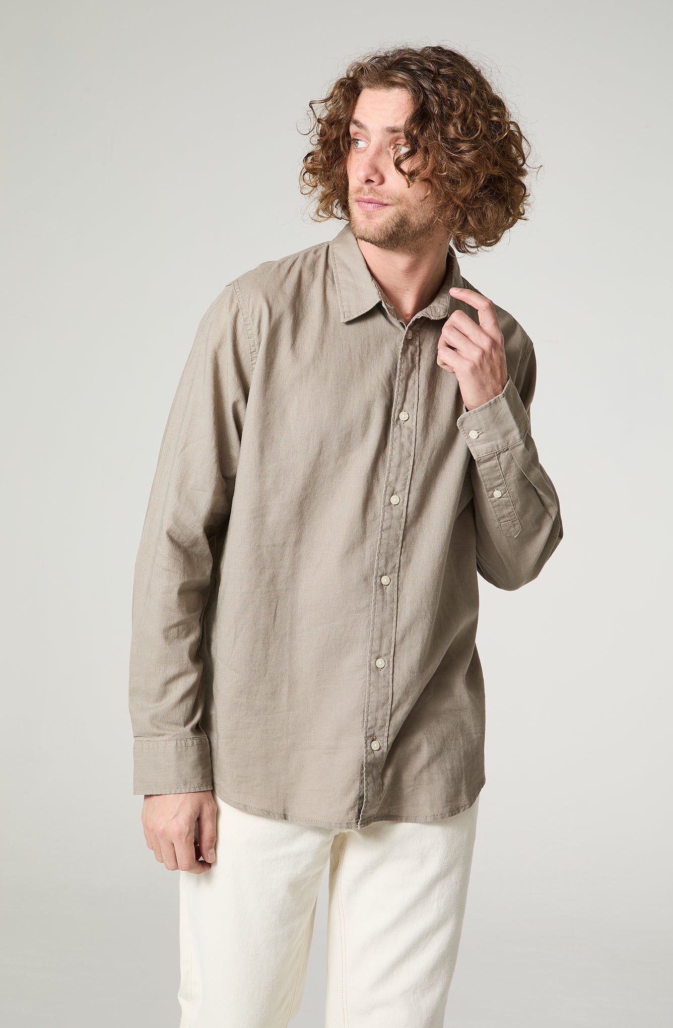 Camisa Hombre Manga Larga Lino Regular Fit Taupé